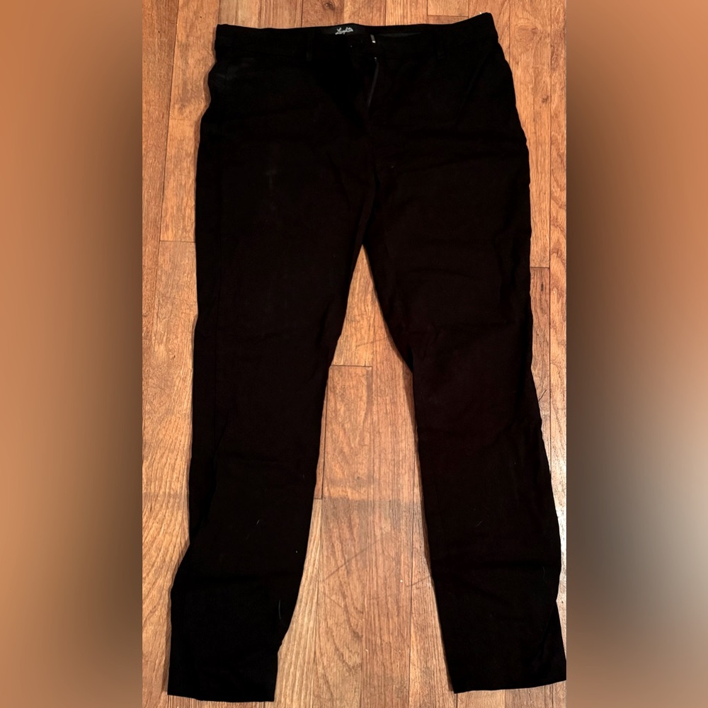 Leighton 
Women’s Slack Pants